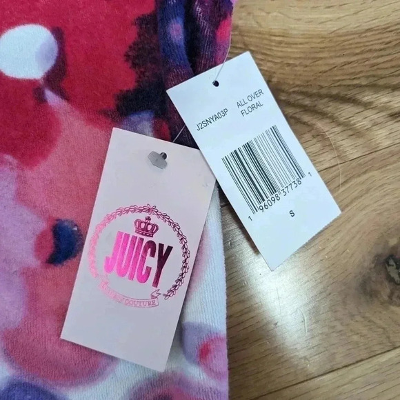 NWT JUICY COUTURE Camisole (Small) and Short (Large) Floral 70' Pattern Towel - Picture 10 of 14